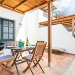 Hébergement de vacances Casa Lili - Shared Pool - Close To Seafront Promenade - Sea Views From Upper Terrace