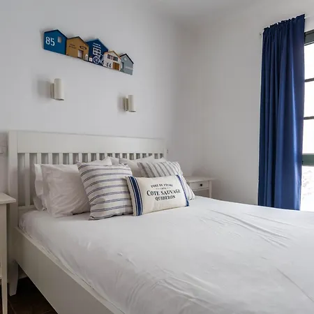 Casa Lili - Shared Pool - Close To Seafront Promenade - Sea Views From Upper Terrace Hébergement de vacances