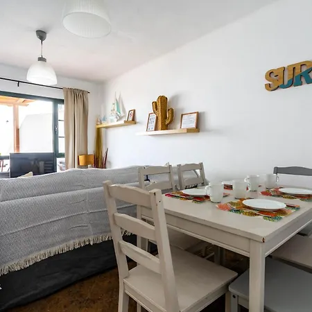 Hébergement de vacances Casa Lili - Shared Pool - Close To Seafront Promenade - Sea Views From Upper Terrace *