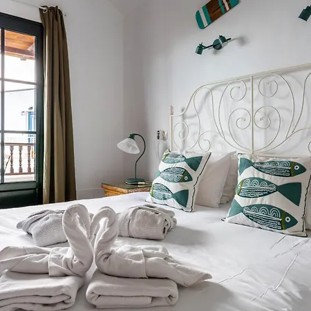 Casa Lili - Shared Pool - Close To Seafront Promenade - Sea Views From Upper Terrace Пунта-де-Мухерес