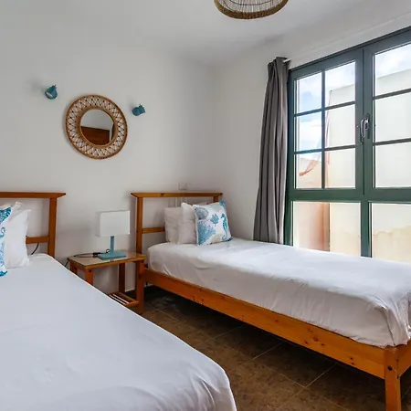 Ferienhaus Casa Lili - Shared Pool - Close To Seafront Promenade - Sea Views From Upper Terrace
