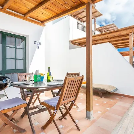 Ferienhaus Casa Lili - Shared Pool - Close To Seafront Promenade - Sea Views From Upper Terrace