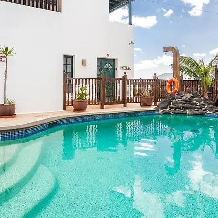 Casa Lili - Shared Pool - Close To Seafront Promenade - Sea Views From Upper Terrace * Пунта-де-Мухерес