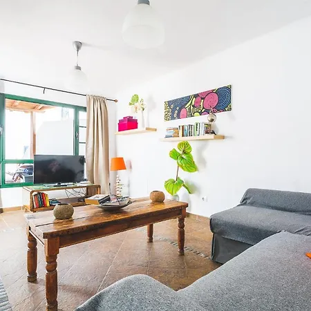 Semesterbostad Casa Lili - Shared Pool - Close To Seafront Promenade - Sea Views From Upper Terrace