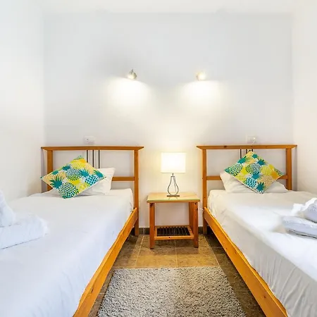 Holiday home Casa Lili - Shared Pool - Close To Seafront Promenade - Sea Views From Upper Terrace